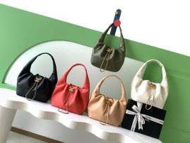 Picture of Chanel Handbags _SKUfw239841293fw